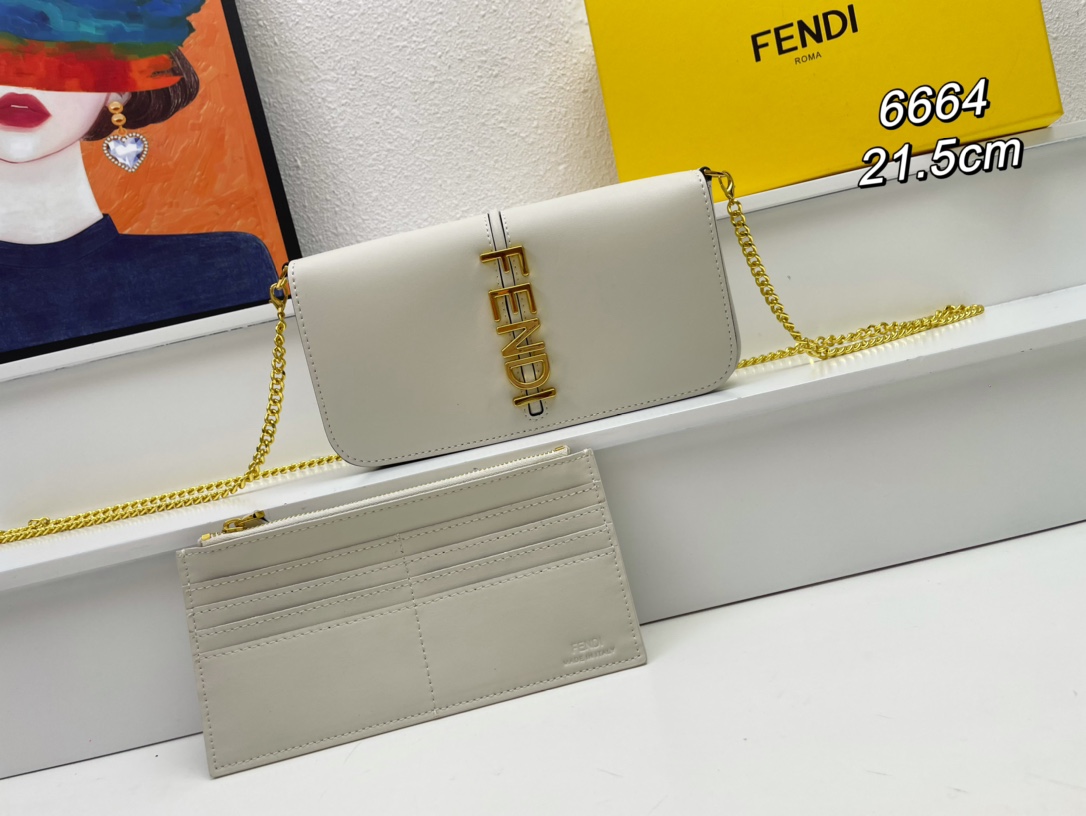 フェンディグラフィ 財布内蔵ミニバッグ スーパーコピー ホワイトレザー チェーン 財布