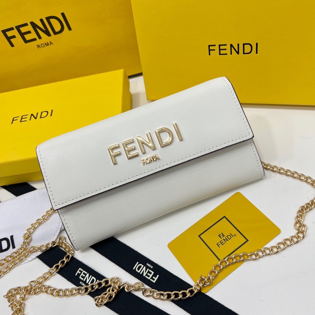 FENDI ROMAコンチネンタル財布 チェーン付きフェンディ 財布 人気 コピー ウォレット ホワイト