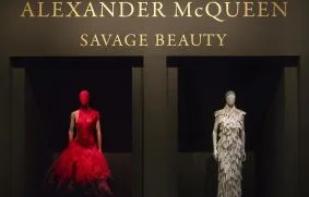 アレキサンダー・マックイーン コピー商品の世界