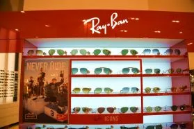 レイバン コピー：高品質なスタイルと手頃な価格でおしゃれを楽しもう