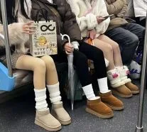 アグ コピー通販 高品質なレプリカブーツで快適さとおしゃれを手に入れよう！