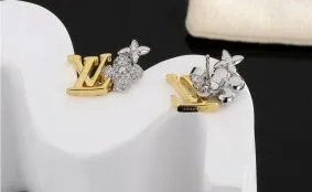 ルイヴィトン イヤリング コピー 上質なブランドの魅力を手軽に体験