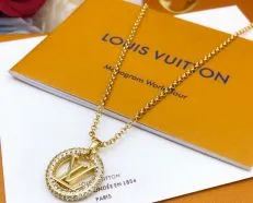 ルイヴィトン ネックレス コピー 上質なブランドの魅力を手軽に体験