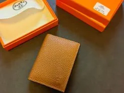 エルメス メンズ財布 コピー エレガンスと機能性を兼ね備えた完璧なアクセサリー