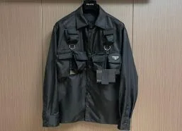 プラダ シャツ コピー エレガンスと機能性の絶妙な融合