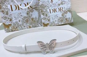 クリスチャン・ディオールレディースベルトコピー品で女性らしいスタイルを演出