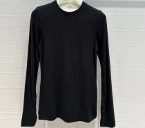 ロエベ 長袖Tシャツ コピーで楽しむシックなカジュアルスタイル