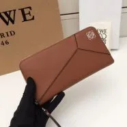 ロエベ LOEWE 財布 コピーで手に入れるスタイルと機能性