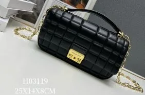 マイケルコース レディースバッグ コピーで手軽にスタイリッシュな魅力を手に入れる