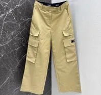ヴェルサーチ ズボン コピーでスタイリッシュな装いを