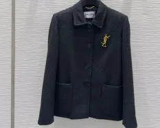イヴ・サンローラン服コピーでエレガントなスタイルを手軽に楽しむ
