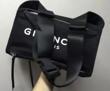 ジバンシィ メンズバッグ コピーで洗練されたスタイルを手に入れる