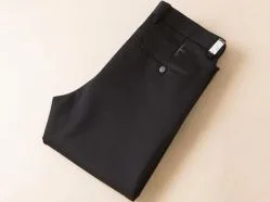 クロムハーツスラックスコピーで高級感と快適さを体験