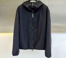 モンクレール ジャケット コピーで高品質な冬スタイルを手に入れる