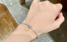 セリーヌ ブレスレット コピーでエレガントな手元を演出