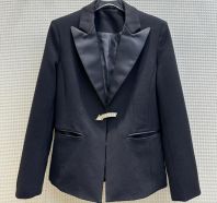 クロエ ジャケット コピー｜洗練されたシルエットで魅せる春秋スタイル