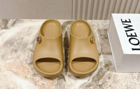 ロエベ サンダル コピー｜夏の足元を彩る洗練デザイン