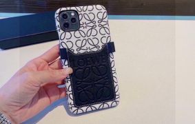 ロエベ アイフォンケース コピー｜上質で洗練されたスマホアクセサリー