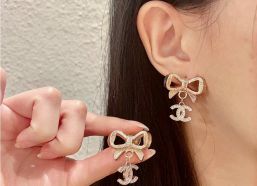 シャネル イヤリング コピー｜華やかで上品なコーデを叶える一流ジュエリー