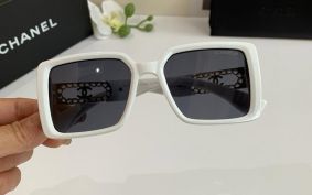 シャネル メガネ コピー｜知性とラグジュアリーを兼ね備えた逸品