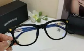 クロムハーツ 透明サングラス コピー 高品質アイウェアで洗練された印象に