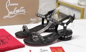 クリスチャン・ルブタン サンダル コピー｜高級感と履き心地を両立した人気商品
