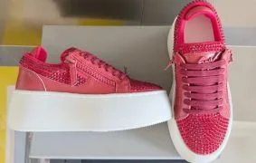 ジュゼッペ・ザノッティ スニーカー コピー｜独創的デザインと高級感を融合した一足