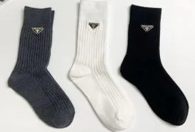 高品質プラダ 靴下 スーパーコピー通販特集