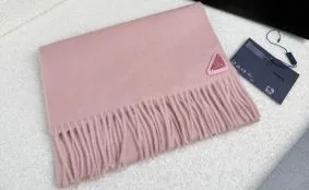高品質プラダ スカーフ スーパーコピー通販