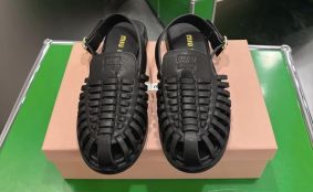 ミュウミュウ サンダル スーパーコピー高品質通販