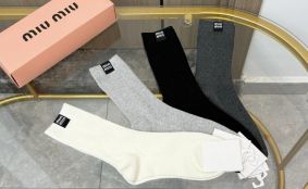 ミュウミュウ 靴下 スーパーコピー高品質通販