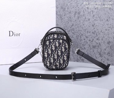 Diorディオメンズバッグ 斜めがけバッグ ディオール バッグ 偽物 見分け方コピー 工場出荷品は必ず品質を決める 実物を撮影して 同じ商品を見る