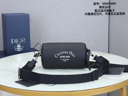 ディオール バッグ メンズコピー ディオールROLLER DIOR OBLIQUEメンズショルダーバッグ/円筒バッグ