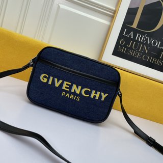 サンローラン バッグ 通販 コピー GIVENCHY BOND ジバンシーのベージュ色の帆布カメラバッグは 軽くて邪魔にならない