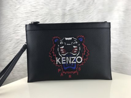  KENZO（ケゾン ）Tiger刺繍のバッグ ケンゾー バッグ 人気 コピー  皮紋がはっきりしていて 皮の光沢が非常によく見えます