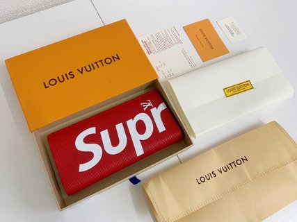 この長尺のファスナー付きマネークリップはEpi皮革でできており lv x supreme財布 コピー 旅の理想的なパートナーです