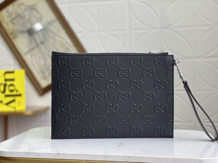 GUCCIの新型バッグ グッチ バッグ おすすめ コピー 輸入牛皮 海外金物を採用し 精制された 早く手に入れましょう