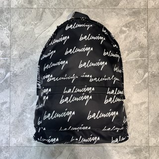 BALENCIAGA両肩バックパック 高級ストリートスタイルのシンプルなトレンドモデルは,男女とも安心して使用できます バレンシアガ バックパック コピー