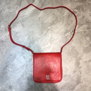 Balenciagα Bアルファベットの新型カバンは あらゆる年齢層の女性に適しています バレンシアガ バッグ 公式 コピー