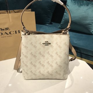 coach コーチの新型2021コーナーの新型マラカートートバッグは コーチバッグ 革 コピー 容量がとても大きいです