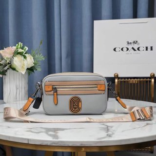 コーチバッグ 新作 コピー  Coachコーチの幅の広い肩ベルトは斜めに胸包の片肩多機能カメラバッグ