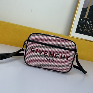 GIVENCHY BONDジバンシーのベージュ色の帆布カメラバッグは,軽くて面倒ではありません ジバンシー バッグ コピー