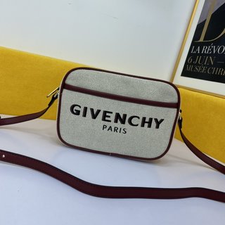 GIVENCHY BONDジバンシーのベージュ色の帆布カメラバッグは軽くて面倒ではありません ジバンシー バッグ コピー