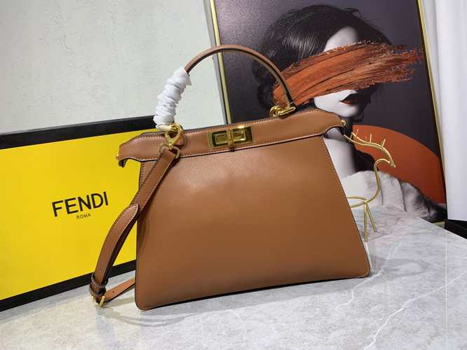 FENDI 大容量トートバッグ