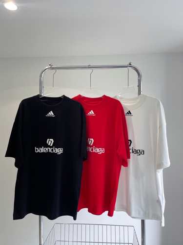 adidas x BALENCIAGA ユニセックス ゆったりロゴプリントTシャツ バレンシアガ 半袖tシャツ コピー 3色あり トップス