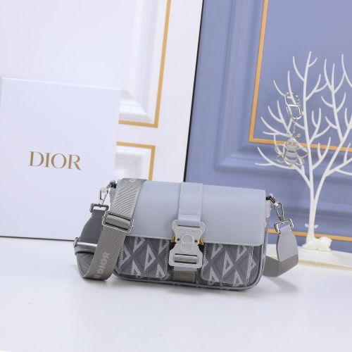 クリスチャン・ディオール バッグ コピー DIOR HIT THE ROAD バッグ CD Diamond キャンバス & スムースカーフスキン 