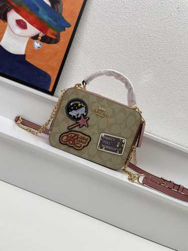 DISNEY X COACH レディース ボックスショルダーバッグ コーチ バッグ コピー ダブルジップ 