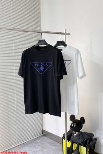 シンプル 着回し クルーネック ロゴ プラダ Tシャツ コピー 半袖 トップス