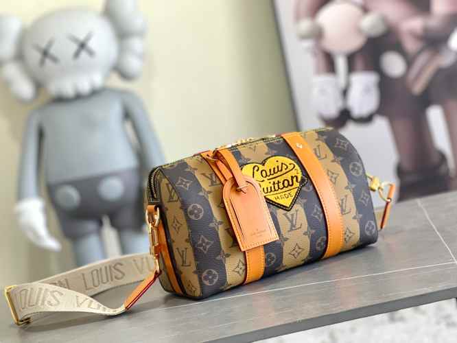 LOUIS VUITTON × NIGO シティ・キーポル ショルダーバッグ ルイ・ヴィトン バッグ コピー 