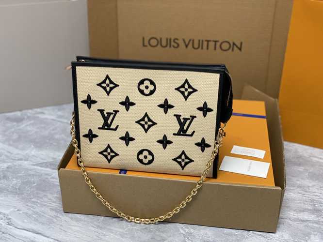 LouisVuitton チェーン付きトゥルーストワレ クラッチバック ルイヴィトン バッグ コピー 